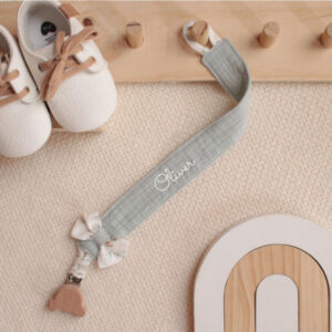 portaciuccio personalizzato, portaciuccio, set regali neonato, set regalo nascita, set regalo neonato per bambini e bambine, pacchettini per la bambine i bambini, regalo nascita personalizzato, regali personalizzati per una nascita