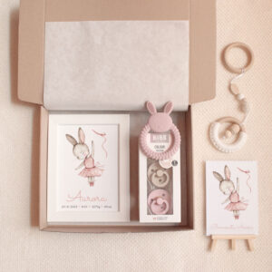 regalo nascita personalizzato, regali personalizzati per una nascita, set regali neonato, set regalo nascita, set regalo neonato per bambini e bambine, regali di nascita per ragazzi e ragazze, Benvenuta Coniglietta