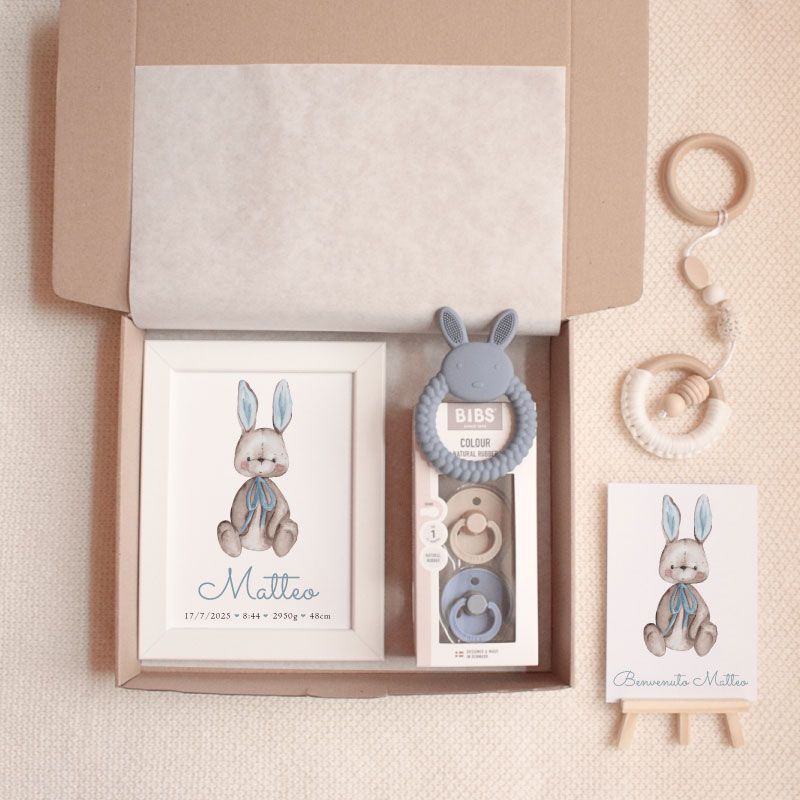 dobrodošel-zajček-novi Benvenuto Coniglietto, regalo nascita personalizzato, regali personalizzati per una nascita, set regali neonato, set regalo nascita, set regalo neonato per bambini e bambine, regali di nascita per ragazzi e ragazze
